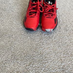 Red and black under armor shoes (boys)